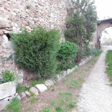 民宿 Akihouse - And On Garda Lake *