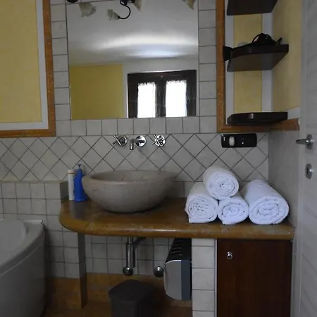 Akihouse - And On Garda Lake 民宿 纳托