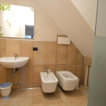 Akihouse - And On Garda Lake Homestay