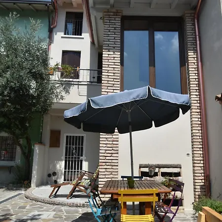 Homestay Akihouse - And On Garda Lake *